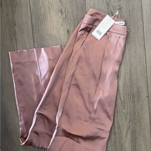 Liquid Shine Straight Leg in Mauve Orchid
VINCE